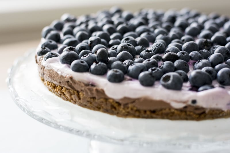 Naked Cake with Fresh Berries